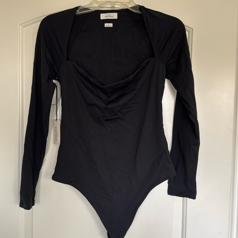Babaton Contour bodysuit
Color black
Size L
Aritzia